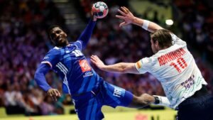 Francia vence 38-34 a Noruega en un duelo de potencias europeas