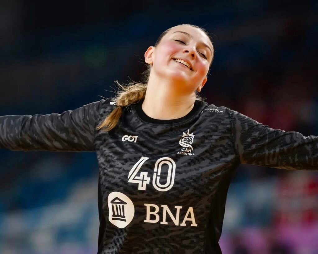 Lola Núñez deja Vélez y se incorpora a SEDALO en uno de los pases más fuertes del handball femenino