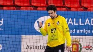 Juan Manuel Bar seguirá su carrera en el Balonmano Caserío
