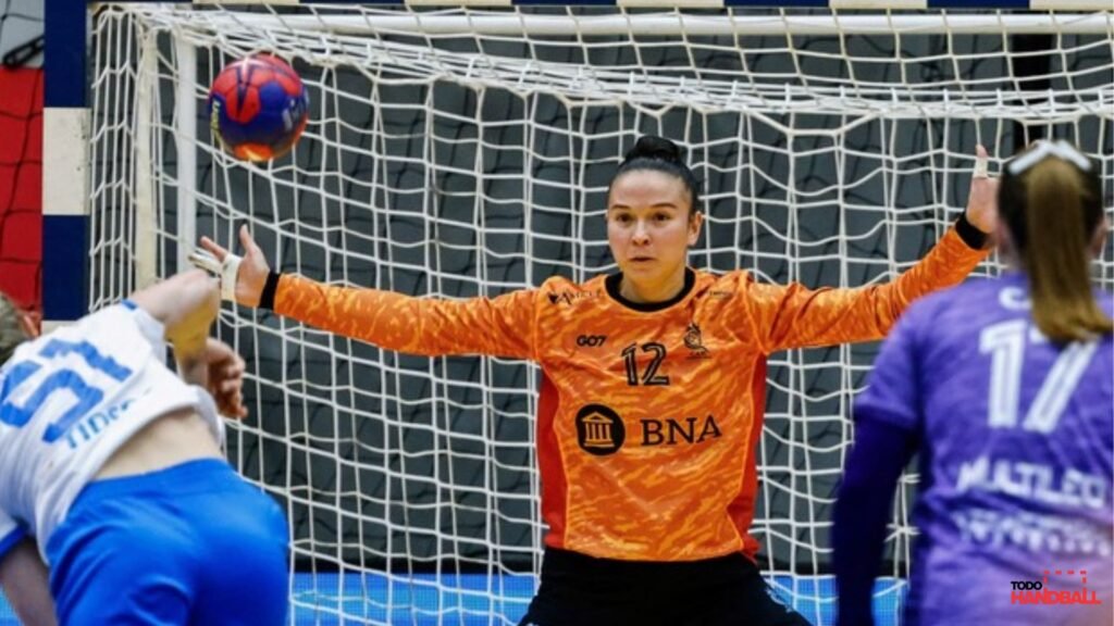 Ayelén Rosalez, arquera mundialista, vuelve a su casa en San Luis