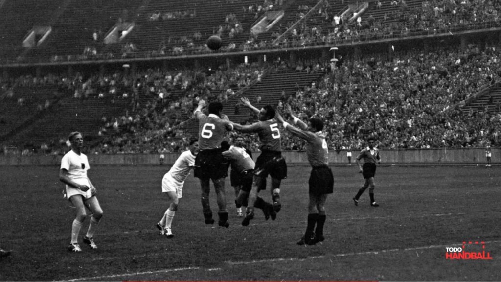 De las canchas de fútbol al 40x20: La olvidada historia del Handball a 11 y su salto al parquet