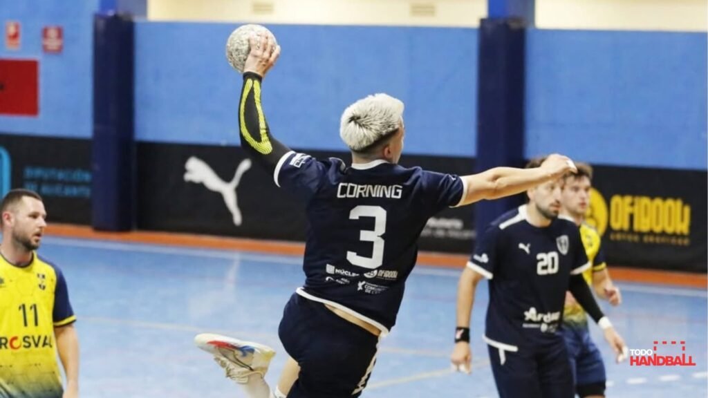 Sean Corning seguirá en España: nuevo refuerzo del BM Dólmenes Antequera para la temporada 2026/27