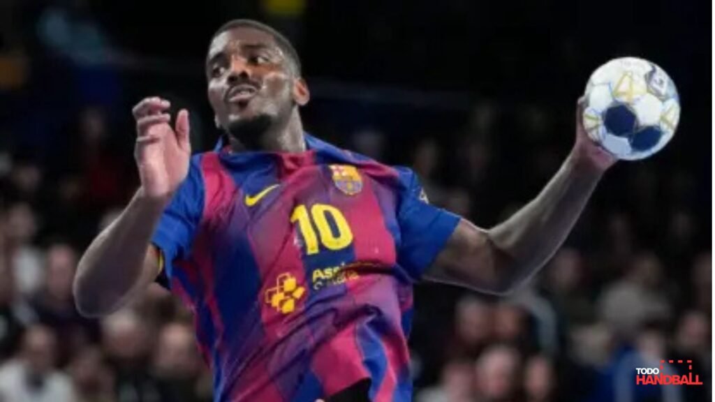 Alarma en el Barça: Dika Mem sufrió una lesión y estará fuera de las canchas