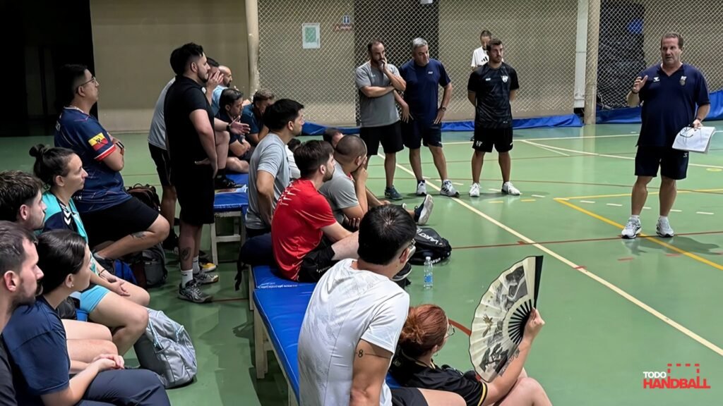 Finalizó con éxito el Curso de Licencia Internacional “C” de la IHF en Buenos Aires Finalizó con éxito el Curso de Licencia Internacional “C” de la IHF en Buenos Aires